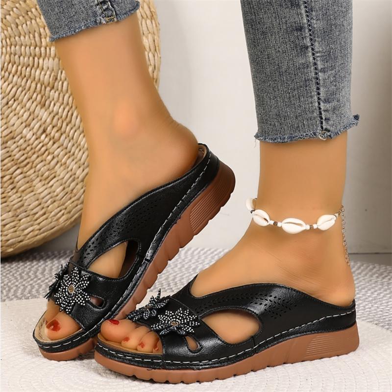 

Модные новые женские тапочки, повседневные полые тапочки на танкетке, пляжная обувь, уличные модные сандалии на платформе, удобные, больших размеров, шлепанцы женские 36 чёрный