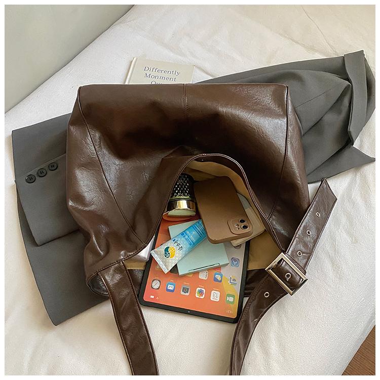 Vintage Commuter Bag Women's Large Capacity Underarm Bag Single Shoulder Messenger Bag