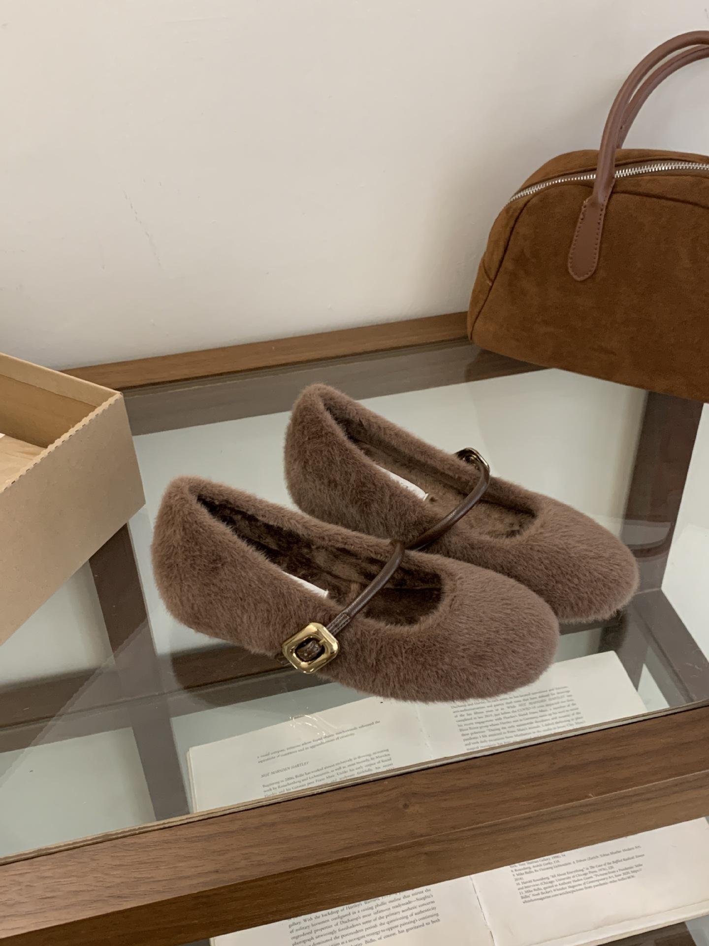 

2025 осень новые пушистые туфли плюшевые теплые одинарные туфли танкетка 39