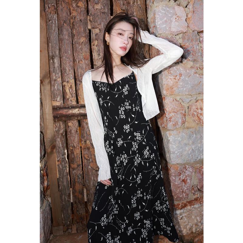 

Sancai Plus Size Elegant V-Neck Floral Pleated A-Line Dress S (155/84B)