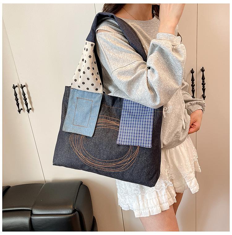 Embroidered Canvas Bag Women's Large-capacity New Summer Versatile Casual Shoulder Bag College Student Tote Bag