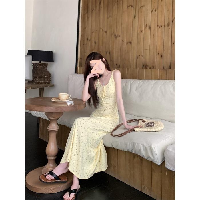French Floral Suspender Dress Women's 2026 Summer New Sweet Travel Waist a Word Slim Hip Skirt