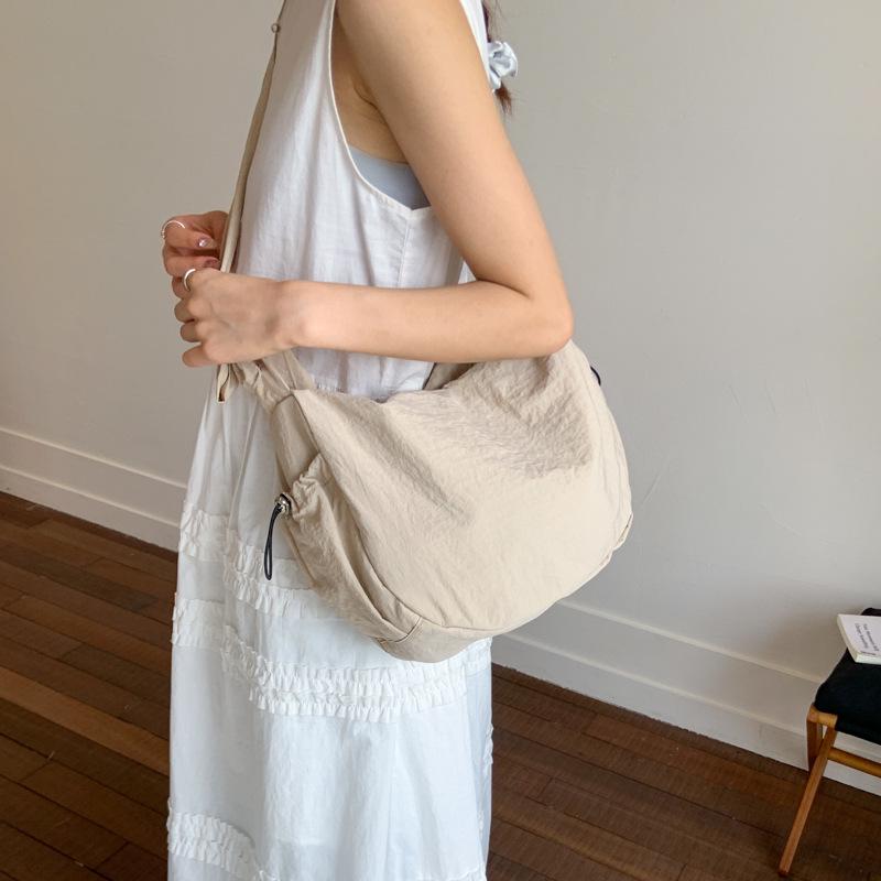 High-Quality Large Capacity Crossbody Shoulder Bag - Fashionable, Simple, Lightweight Underarm Backpack