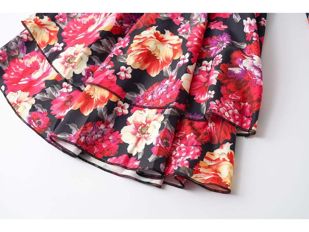 European & American Women's Summer 2023 Bestseller: Printed V-neck Dress with Three-quarter Sleeves