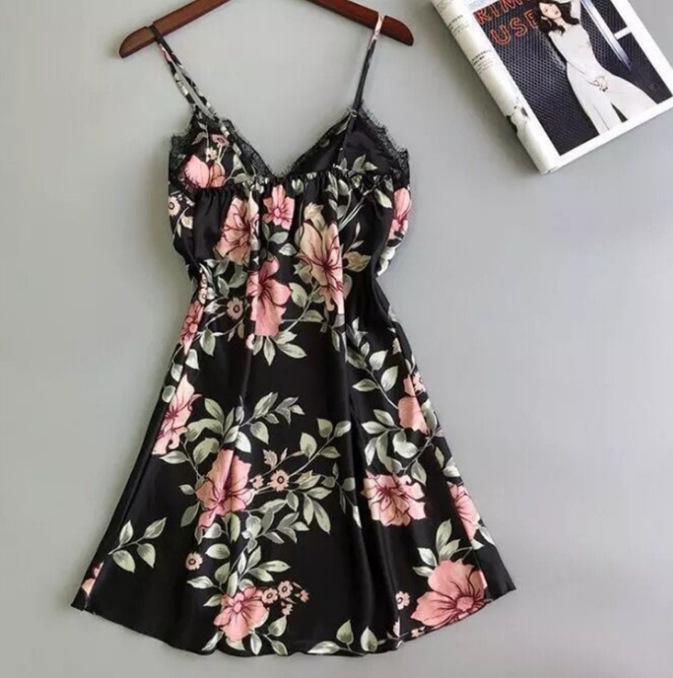 Black Lace Padded Camisole Nightgown - Sexy Hollowed-Out Sleepwear for Summer Nights