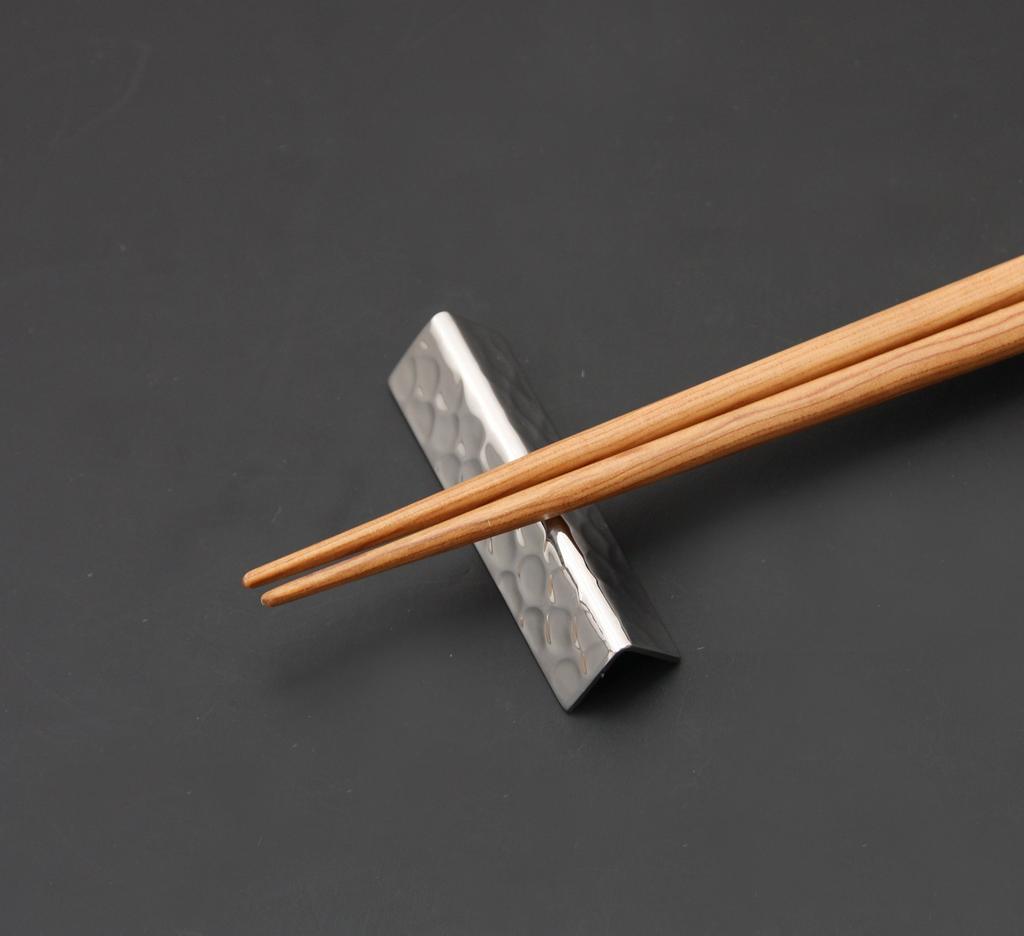 Yamako Stainless Steel Chopstick Rest Delta Hammered Finish 15383