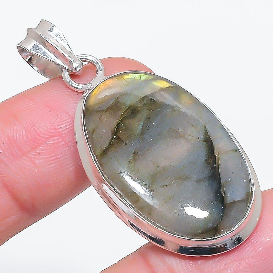 

Natural Labradorite Gemstone 925 Sterling Silver Jewelry Pendant 1.85 E7V25