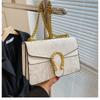 Vintage-Muster Schulter Mädchen Tasche Neue Schlange Unterarm frauen Tasche Mode Kette Umhängetasche frauen Tasche Metall Dekoration PU Material
