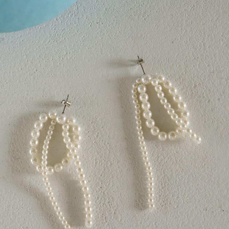 Geegee Ribbon Bow Drop Earring
