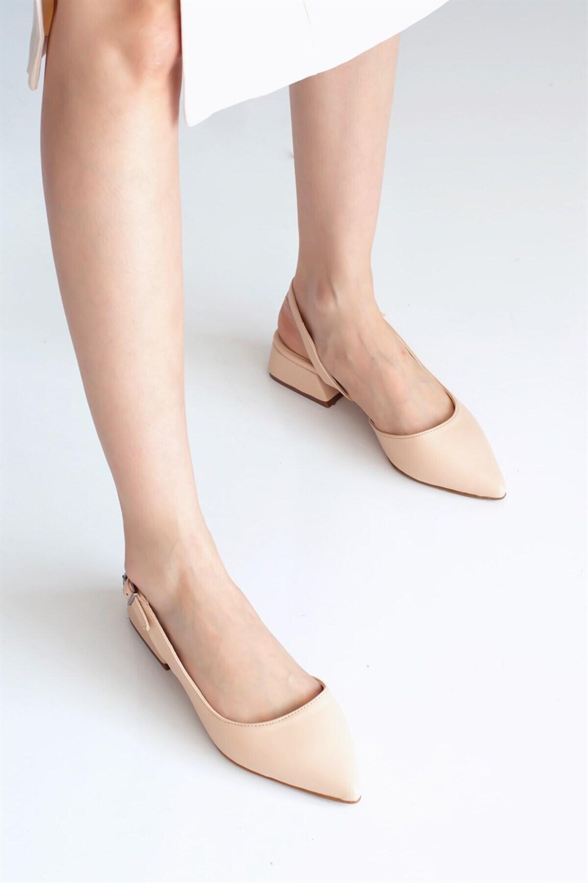 

Женские туфли на плоской подошве, кремовые балетки с завязками на спине