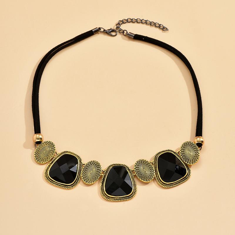 Fashion Vintage Retro Jewelry Black Rope Chain Choker Necklaces Women Resin Stone Geometric Pendant Necklace Woman Accessories
