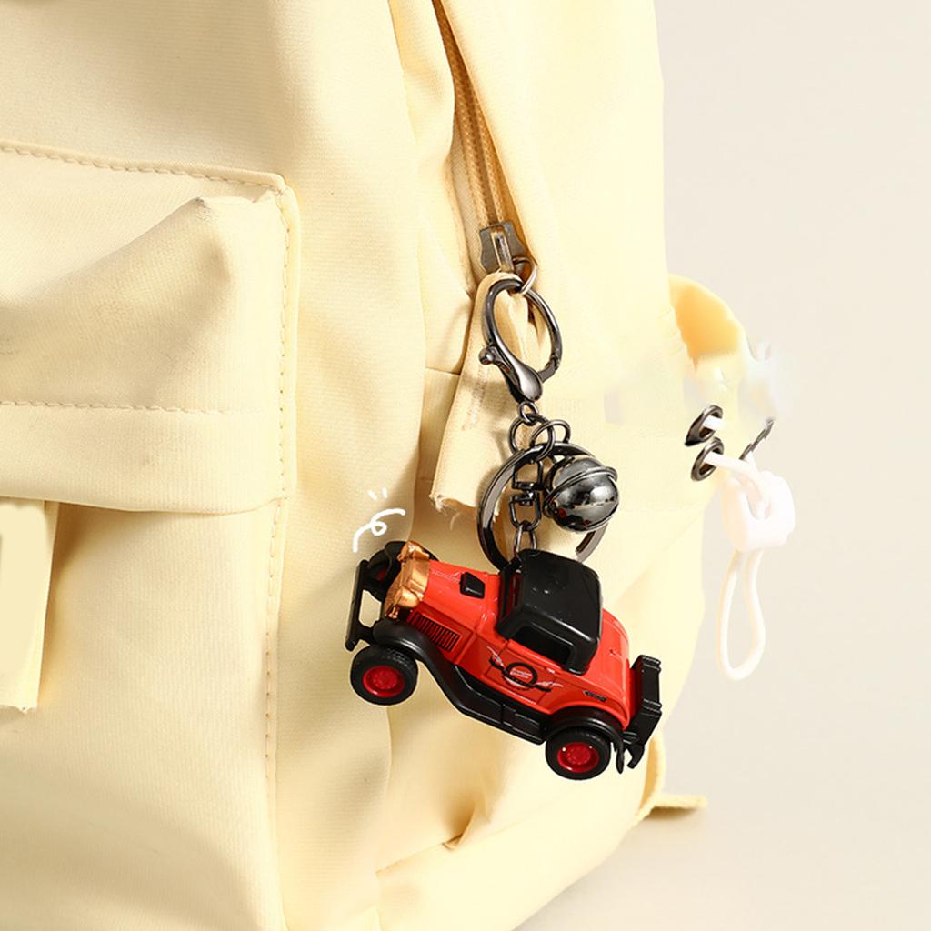 Vintage Car Inspired Keychain Accessory For Men And Women Perfect For Auto Enthusiasts And Fashionable Bag Decoration