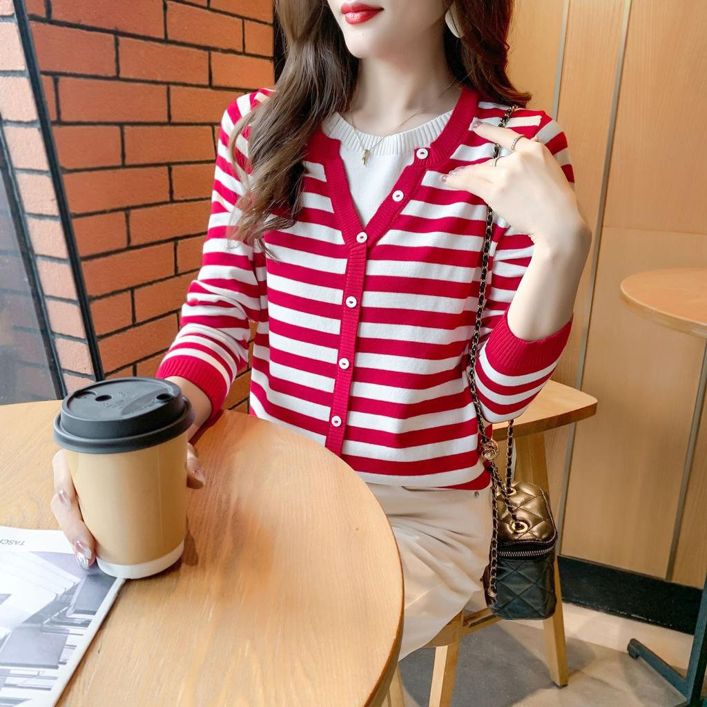 Spring and Autumn Women's Fashion Korean Striped Long Sleeve Tops Age Reducing Outerwear Knitwear