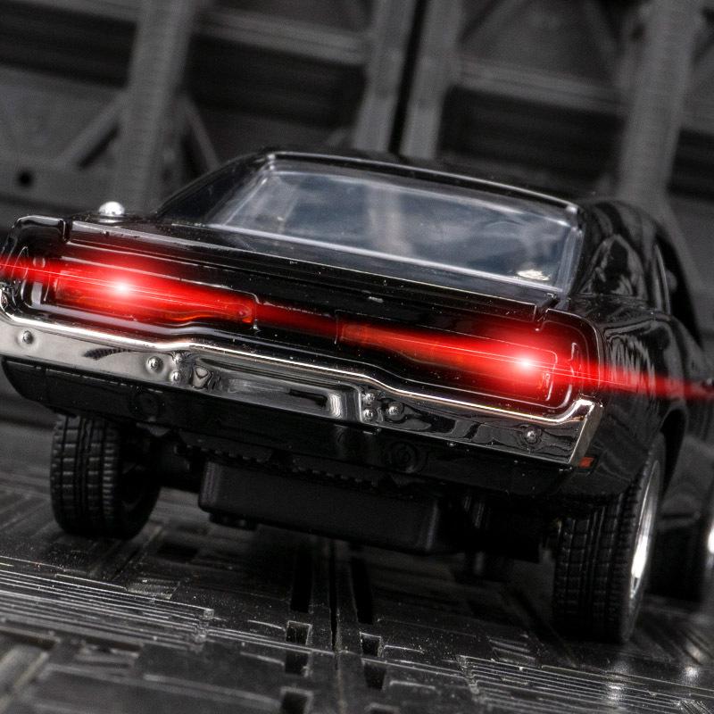 Jianyuan 32011 Classic Car Metal Alloy Model - Ideal Gift for Boys