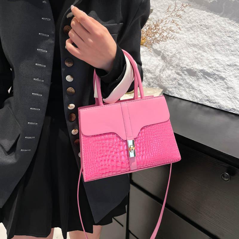 Stylish Vintage Large Capacity Commuter Bag Chic Shoulder Crossbody Handbag