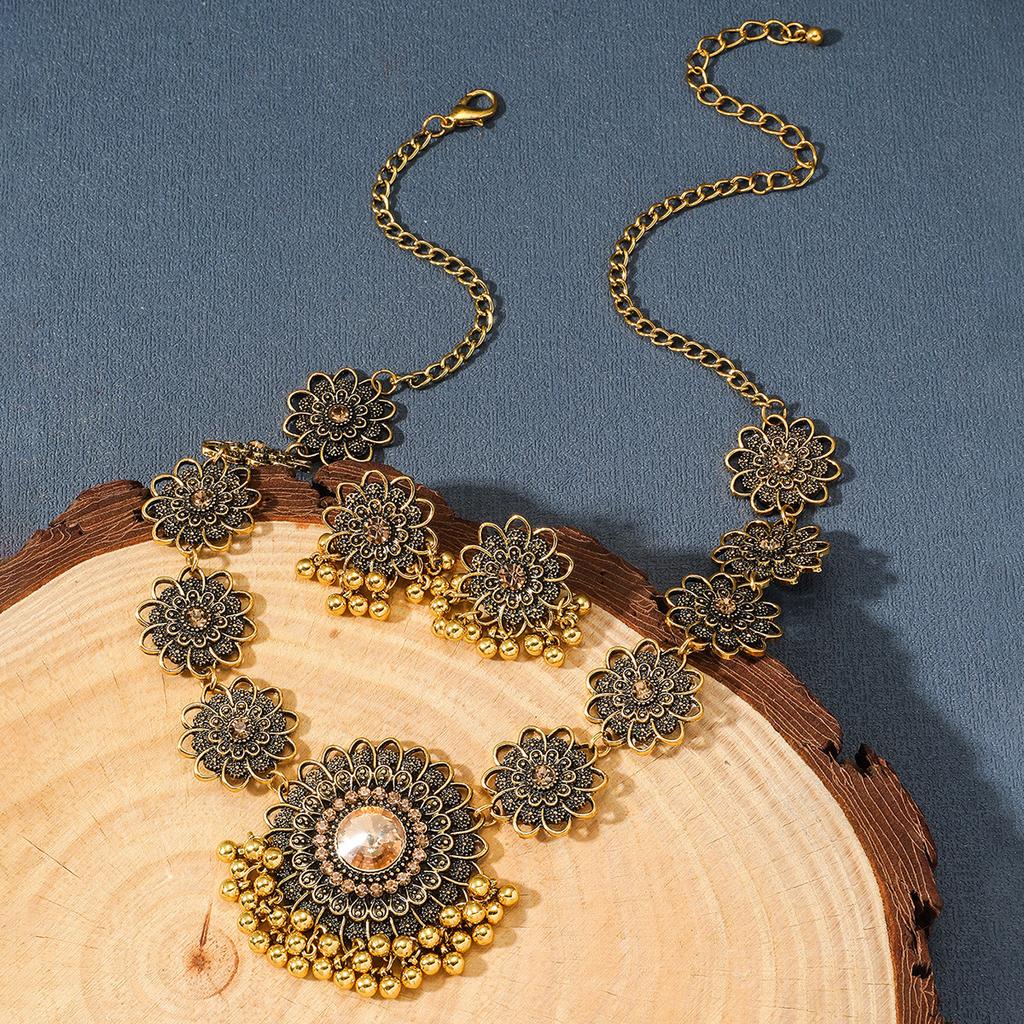 Retro Flower Chain Necklace Set for Women Crystal Tassel Earrings Necklace Bohemian Jewelry Accessories