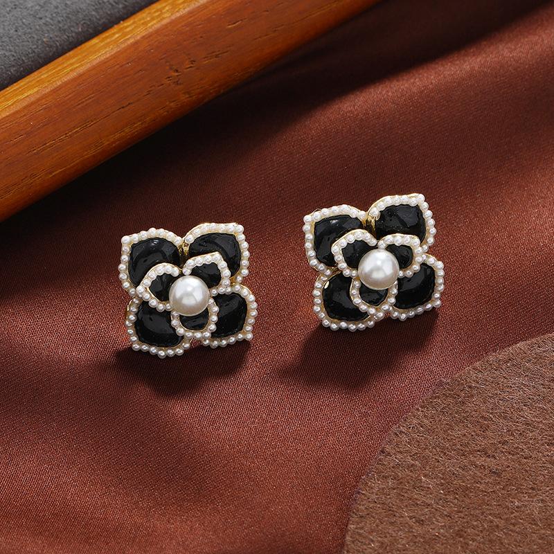 Xiaoxiang Camellia Stud Earrings, High-end Temperament Retro Earrings, New Trendy Flower Elegant Earrings, Women