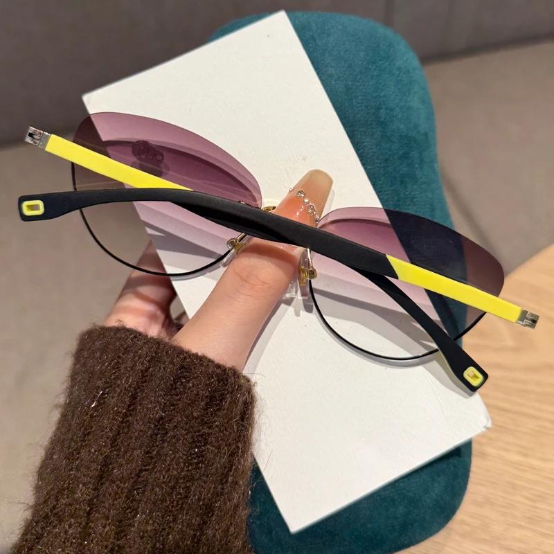 Latest Trendy Sports Color Blocked Metal Frames Readers Blue Light Blocking Stylish High-definition Ladies's Readers