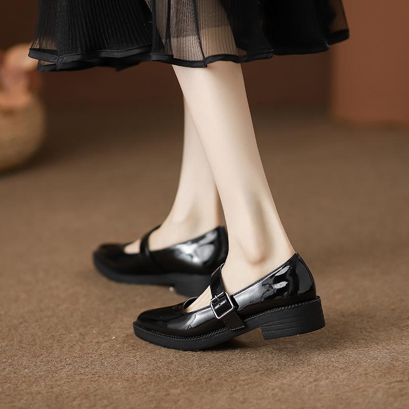Fashion Patent Leather Buckle Strap Oxfords Woman Pointed Toe Shoes Low Heel Flats Ladies Mary Janes Lolita Derby Loafers Femme Sneakers