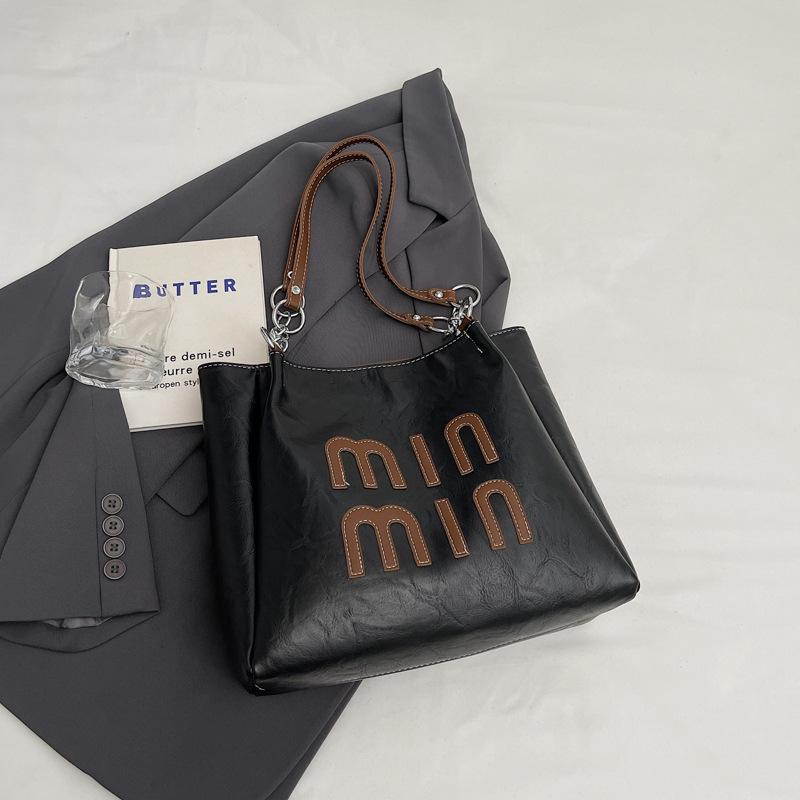 Casual Commuting Tote Bag for Women, Large Capacity Autumn New Simple Texture Shoulder Shopping Bag
