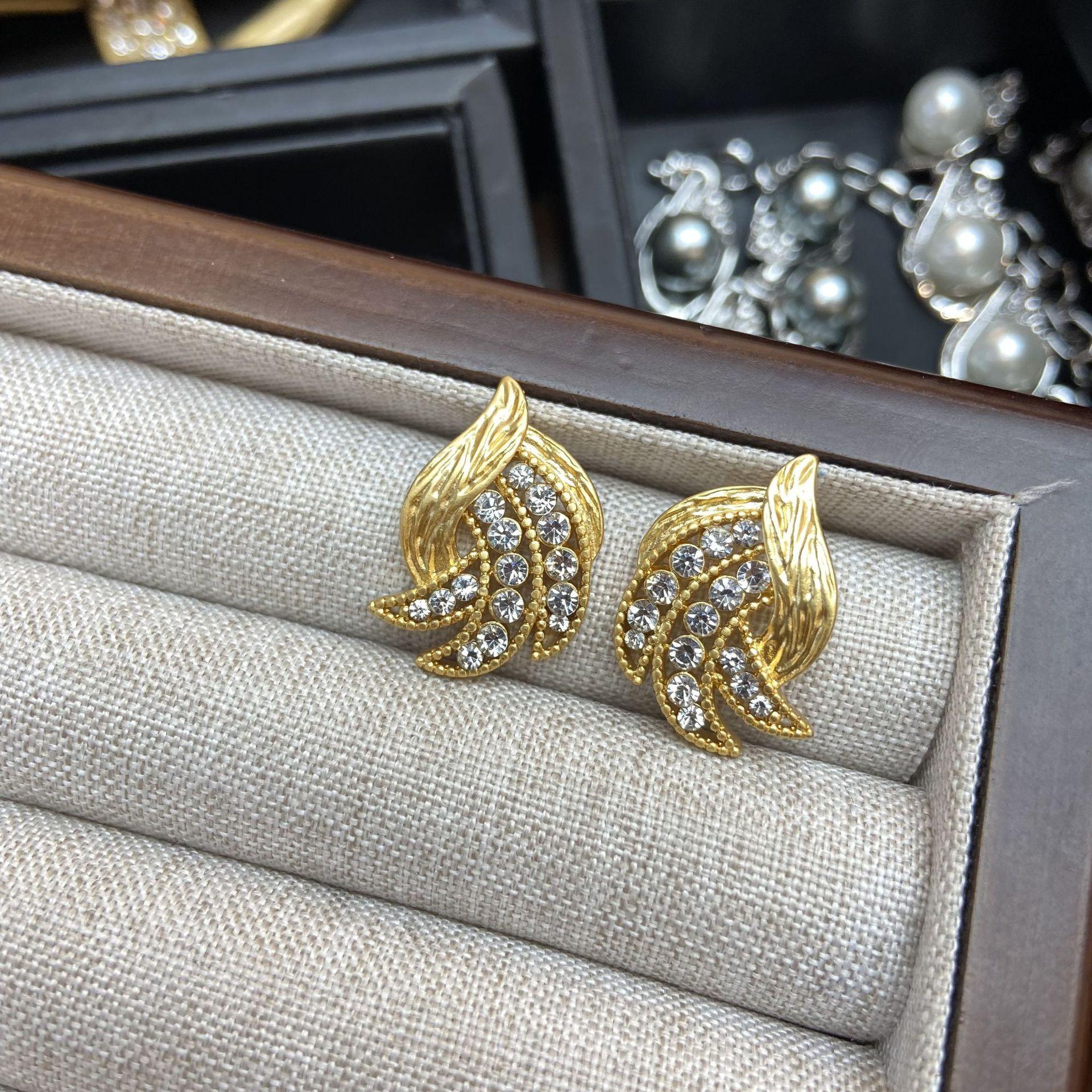 

Комплект серег в стиле ретро в стиле вестерн с полумесяцем, старое простое золото, инкрустированное микробриллиантами