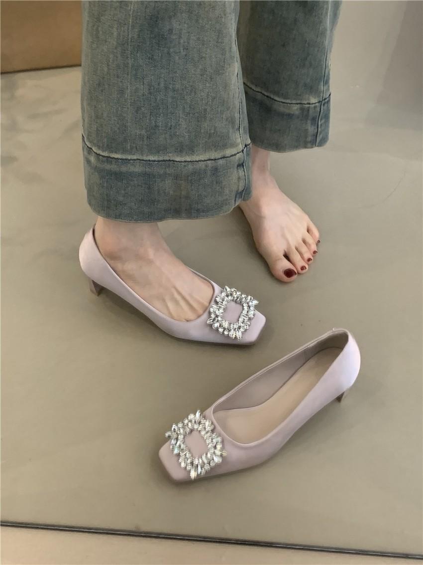 

Temperament high heels women s 2025 new French elegant evening wind rhinestone square head shallow mouth thick heel commuting women s shoes 39 абрикосовий