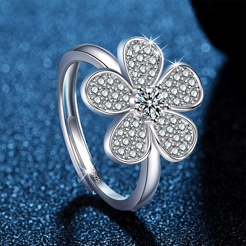 2025 Inlaid Zircon Flower Necklace, Women's Collarbone Chain, Simple, Light Luxury, Niche Pendant, Fresh Three Piece Set, Versatile Accessory