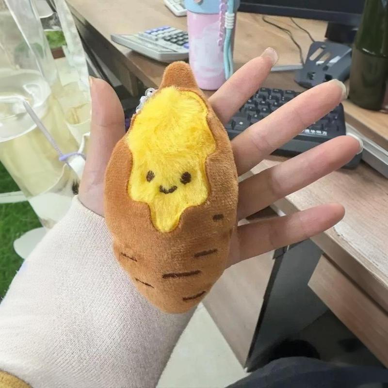 Funny Roasted Sweet Potato Plush Keychain Mini Simulated Food Stuffed Charm for School Bag Classmate Gift
