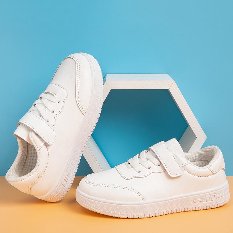 Jarní a podzimní kožené panelové boty chlapecké malé bílé boty nízké dívčí školní vystoupení korejská verze ležérní boty