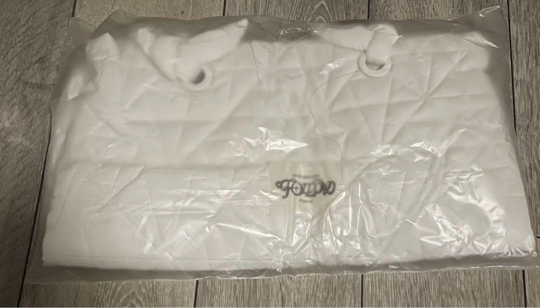 

[USED] Seventeen Follow Bag