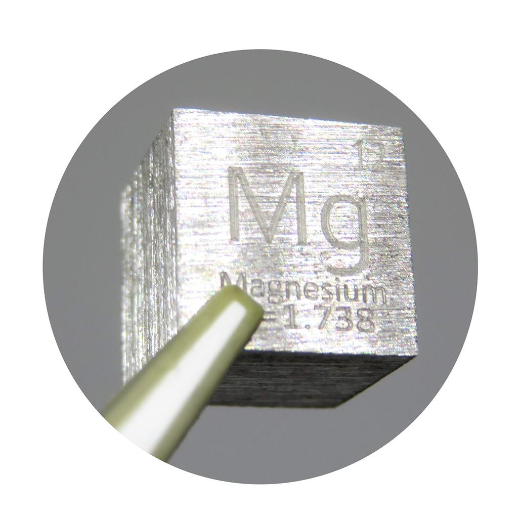 Elemental specimen Magnesium Mg stamped normal (10mm cube, A, surface)
