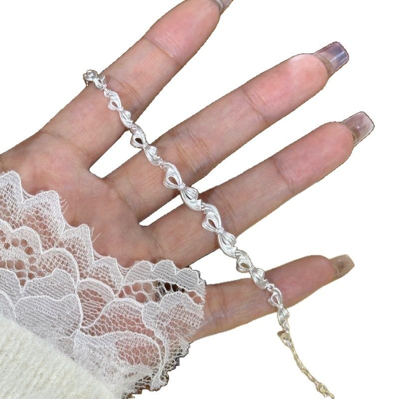 Artistic Bow Bracelet for Women: High-End, Versatile, Niche Design with Three-Dimensional Bow Detail