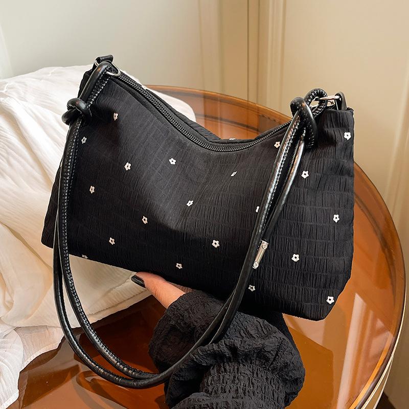 

2025 summer mesh drawstring bag large capacity chiffon shoulder bag fresh little flower fairy vacation bag women s commuter bag чорний
