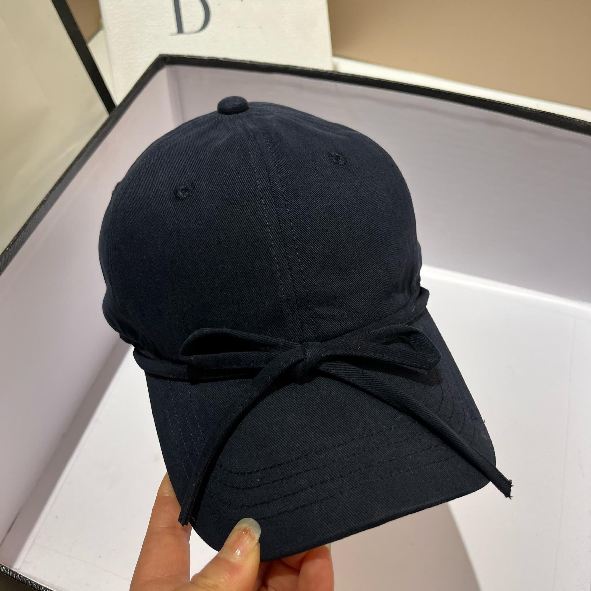 

Blogger With Bow Tether Baseball Cap Sweet Age-Reducing Cotton Cap Dongdaemun Sports Cap adjustable чорний