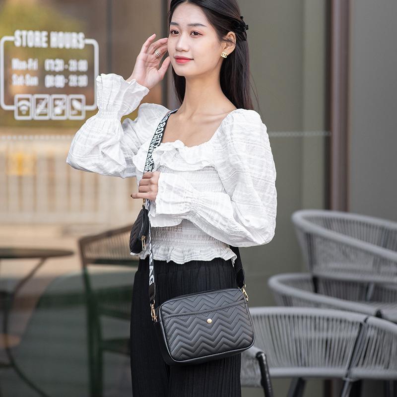 Wave Pattern Ribbon Crossbody Bag for Women Fashion Letter Printing Shoulder Bag with Small Purses