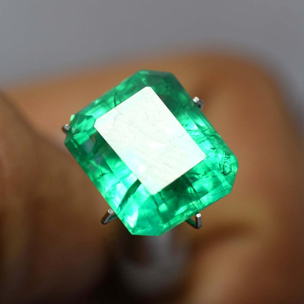 Most Demandable Natural Muzo EMERALD Green 8.00 Ct CERTIFIED Gemstone Emerald AM-188
