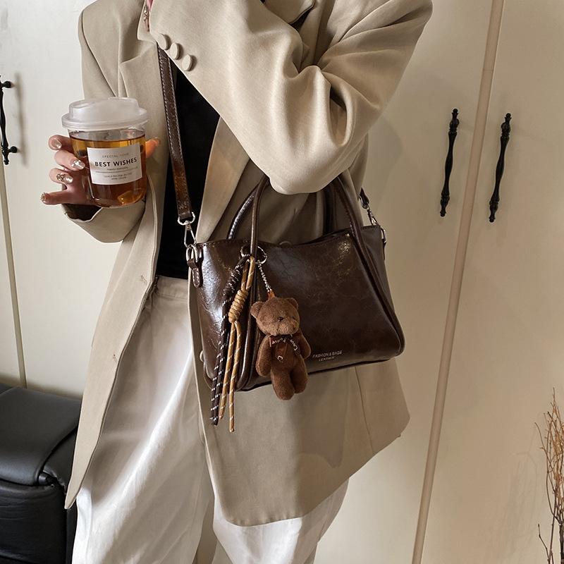 Versatile Hand Bucket Bag Winter Retro Fashion Shoulder Bag Premium Versatile Tote Bag