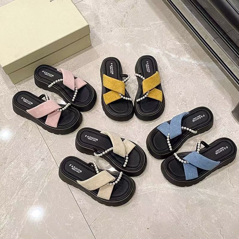 Height-increasing women's outer platform one-word beach slippers 2025 summer new popular fashion French pearl skirt sandals