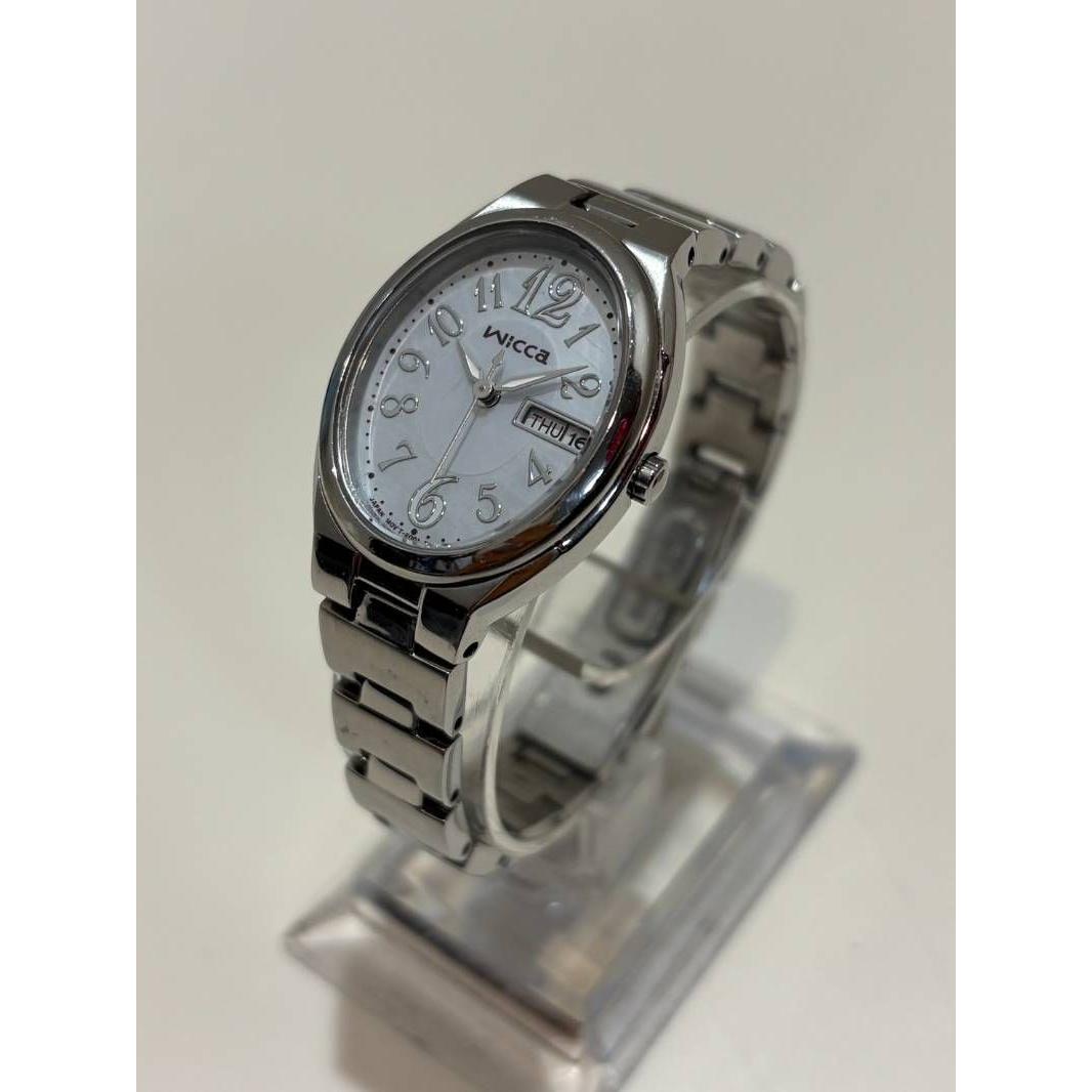 Used CITIZEN Citizen Wicca E001-R016810 Analog SOLAR-TECH Solar White Shell Dial Watch Working Item