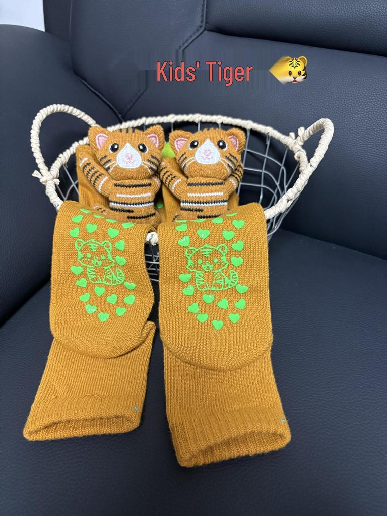 3D Cute Sloth Plush Socks - Warm Crochet Animal Floor Socks for Men & Women