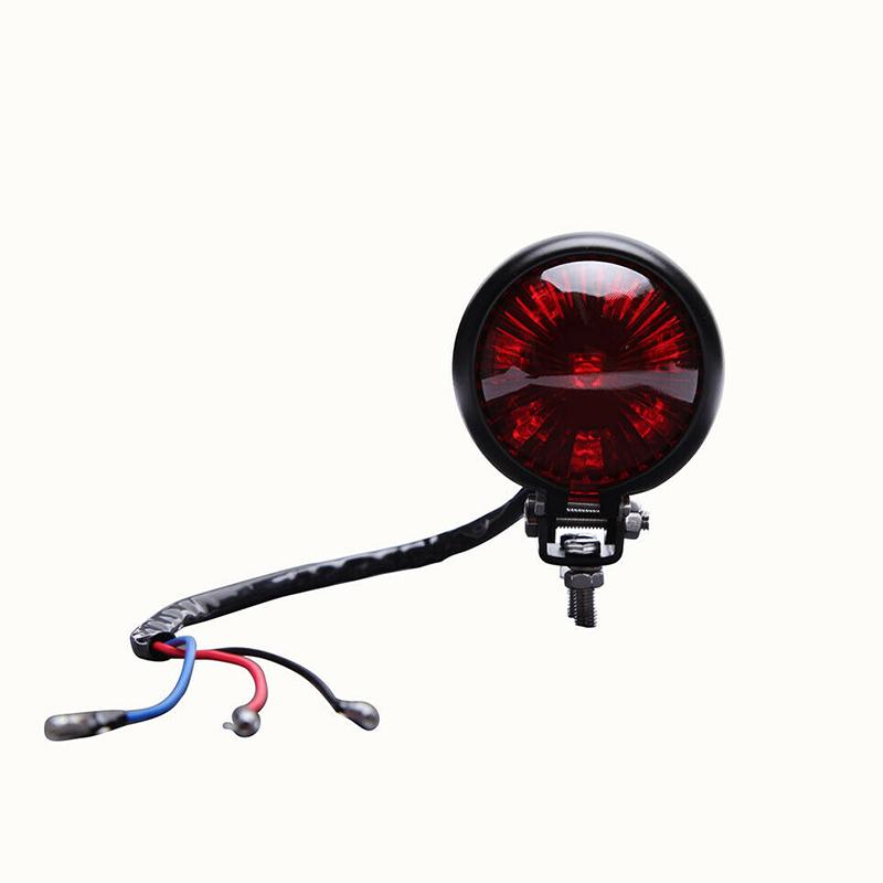 Universal Motorcycle LED Rear Tail Light, Retro Black Metal Brake Stop Lamp for Bobber, Chopper, Cafe Racer красный