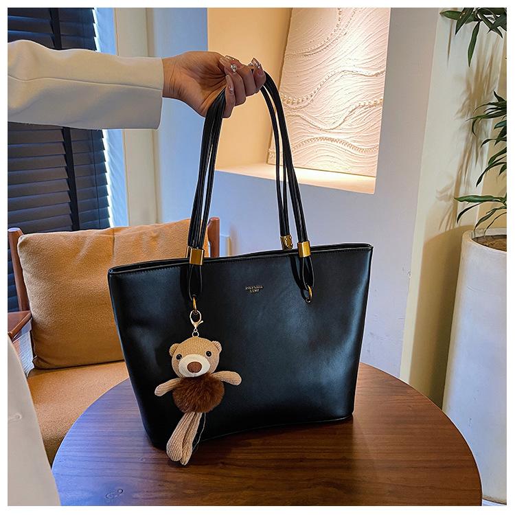 

Простая и универсальная очень большая сумка для женщин 2025 новая повседневная и модная дорожная сумка через плечо большой вместимости, сумка под мышкой, тренд