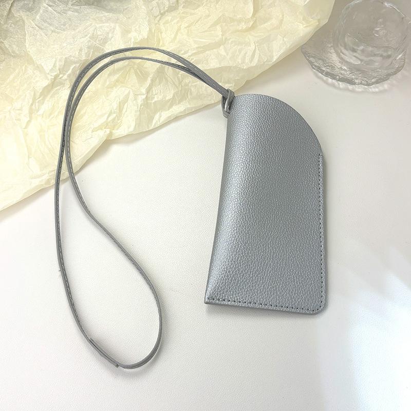 Geantă Portabilă cu Șnur din Piele PU pentru Ochelari, Unisex, cu Clip de Agățat la Gât, Suport pentru Ochelari, Carcasă Simplă și Elegantă pentru Depozitarea Ochelarilor de Soare de Călătorie