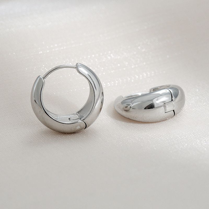 European and American Fashion Retro Titanium Steel Metal Earrings, Simple and Versatile Stainless Steel Earrings for Women, Color-Preserving