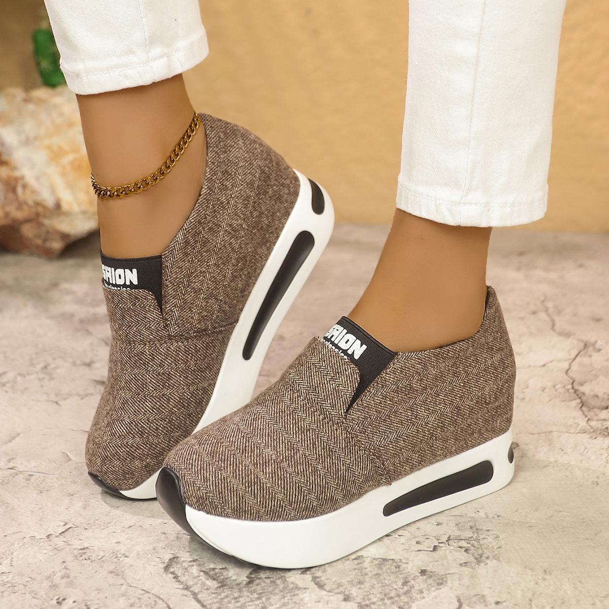 

Новые повседневные спортивные туфли женские летние однотонные большие размеры с одной педалью женские одинарные легкие кроссовки для бега 42 хаки