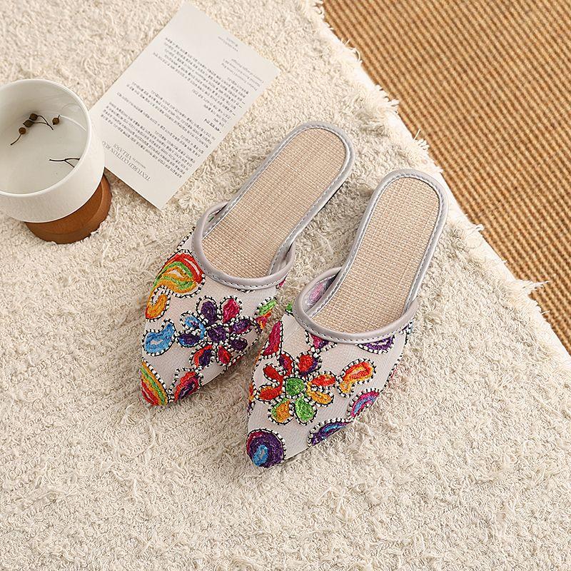 

Новые вышитые тапочки летние туфли из ткани Баотоу плоская подошва верхняя одежда для дома 40 серый