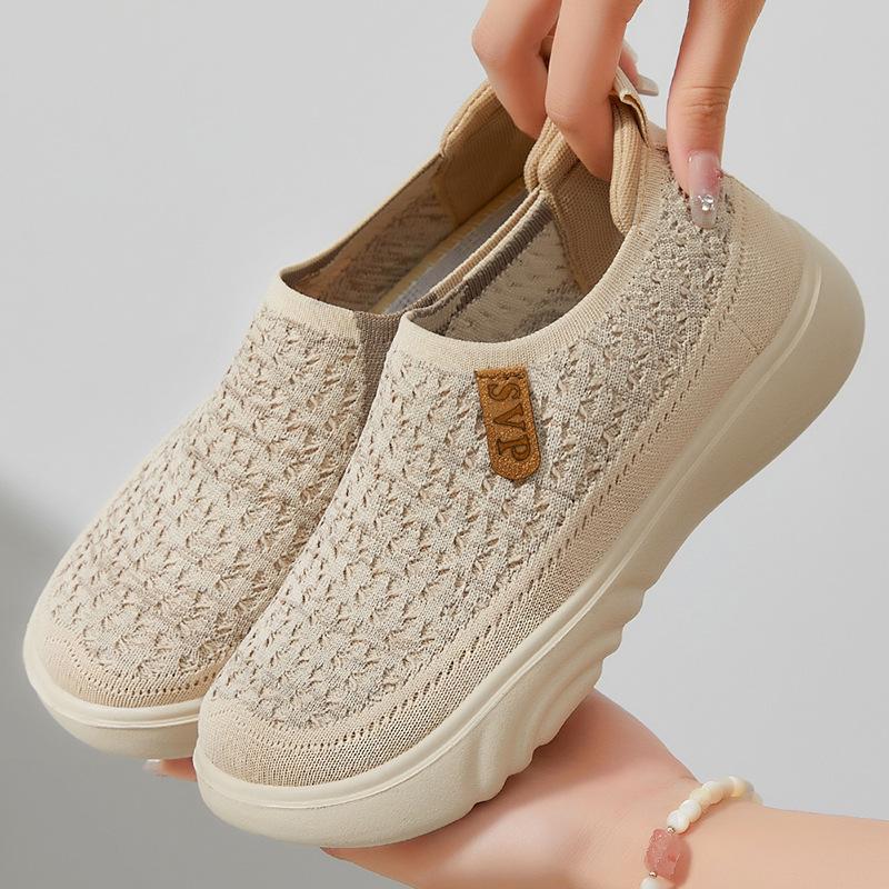 Shoes Women's Shoes Versatile Casual Shoes Soft Soles Not Tired Mother Shoes Middle-aged and Elderly Flying Weaving Light Mouth Breathable Single Sho