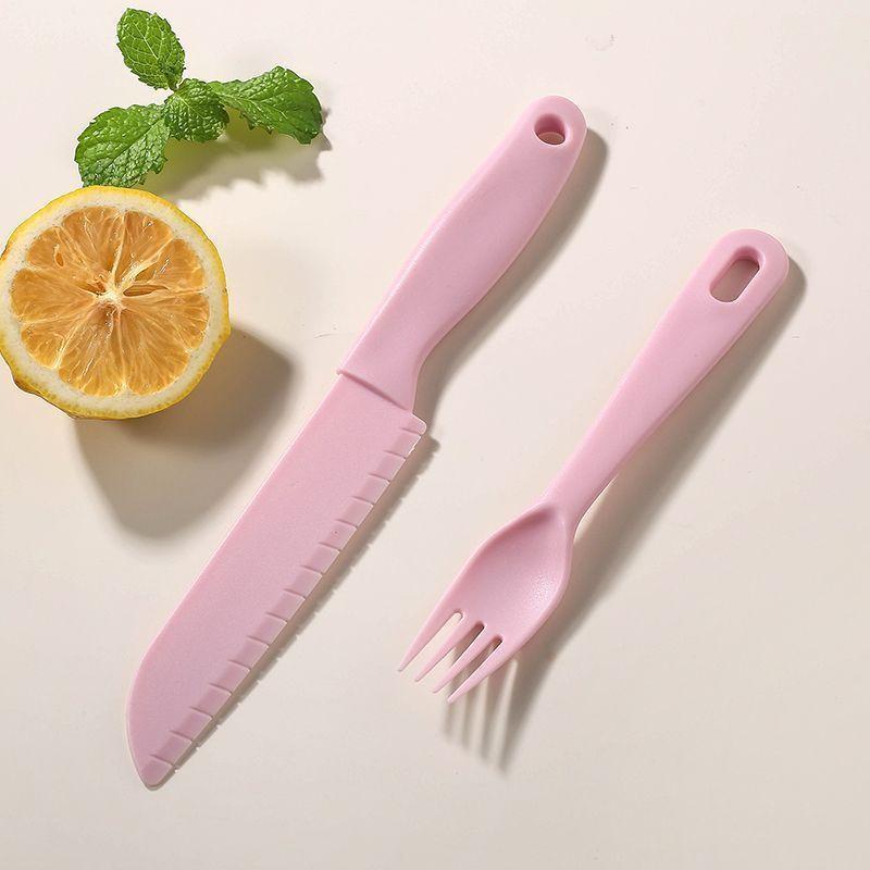 Non-slip Plastic Kitchen Knife for Cutting Fruits, Knife Set for Chopping Vegetables, Chopping Board, and Baby Food Set.