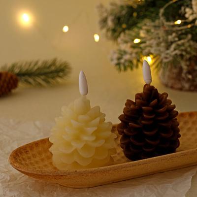 Kiefernzapfen Flammlose Kerze Schwan Glitzer und Schnee Finish Figürlich, Echte Wachs Duftlose LED Kerzen, Batteriebetrieben Mit Timer, Feiertag