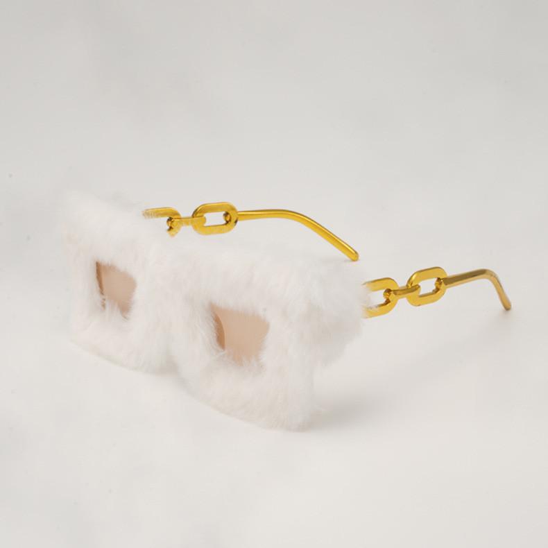 Modern Plush Square Sunglasses With Chain Frame For Fashionable Summer Parties